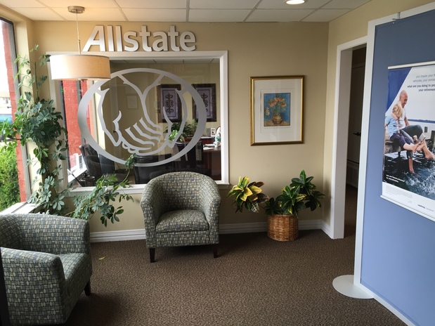 Images Doug Martin: Allstate Insurance