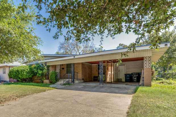 Images Marcus Ku, Dallas Realtor