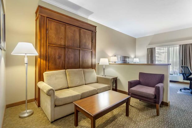 Images Best Western Plus Grapevine Inn