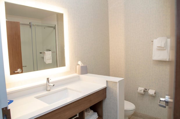 Images Holiday Inn Express & Suites Marion by IHG