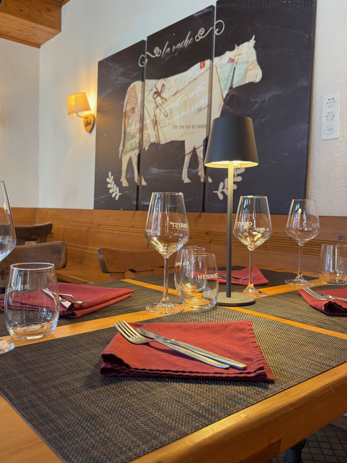 Bilder Hôtel Restaurant  La Tour d'Aï - Leysin