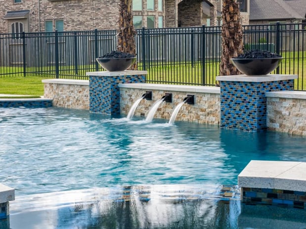 Images Landmark Custom Pools