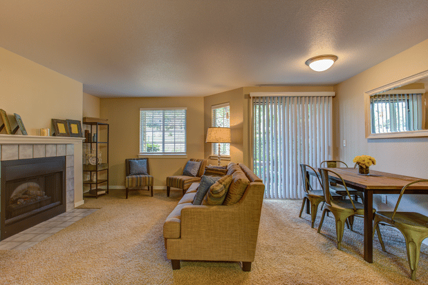 Images Commons at Avalon Park Apartments
