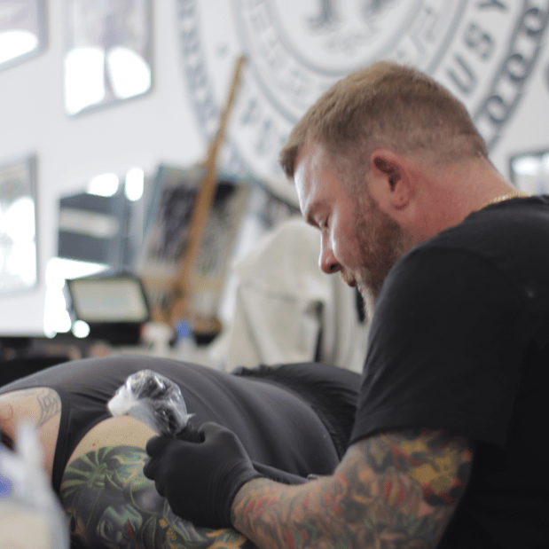 Images Thirteen Roses Tattoo & Aesthetics