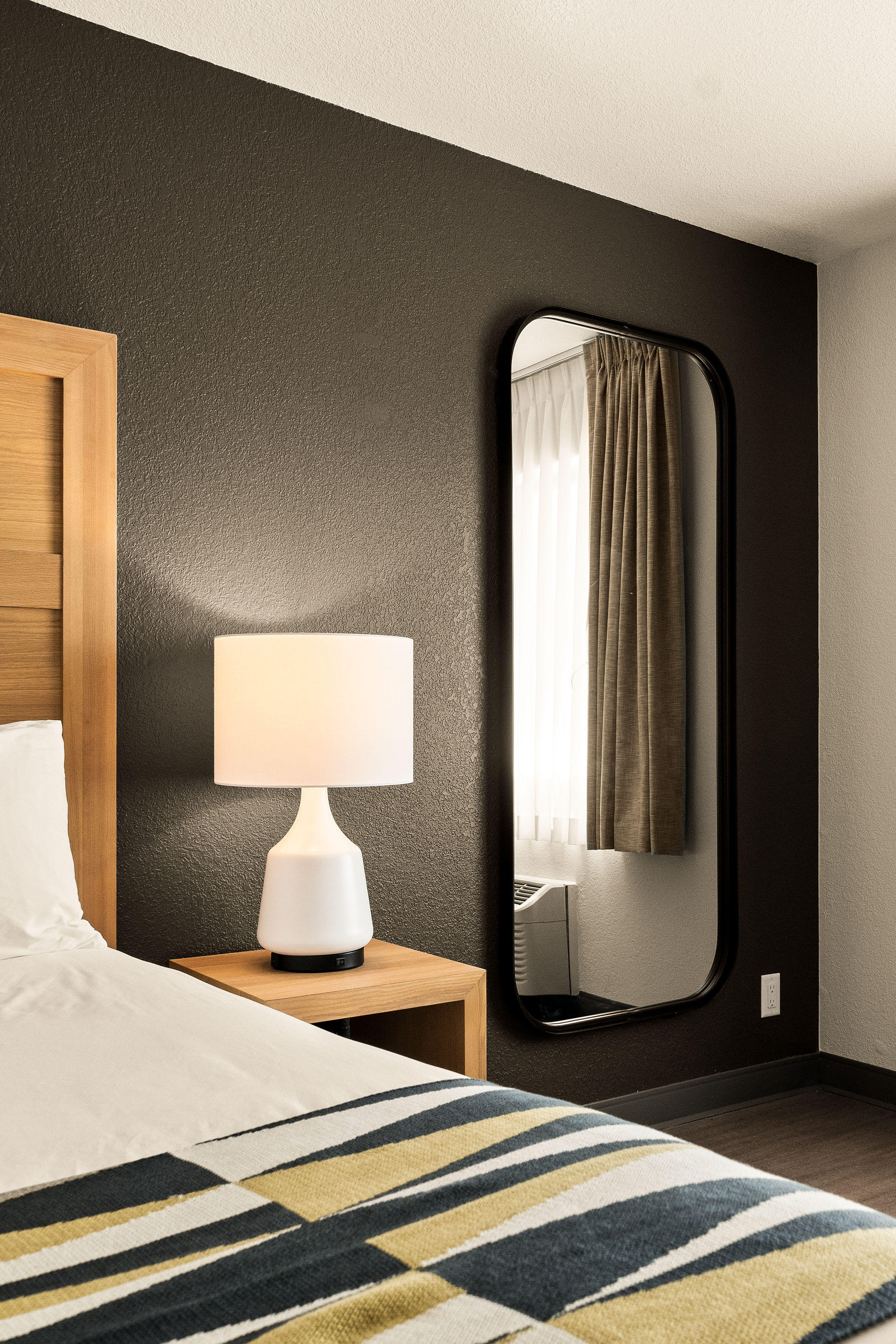 Oxford Suites Redding Guestrooms