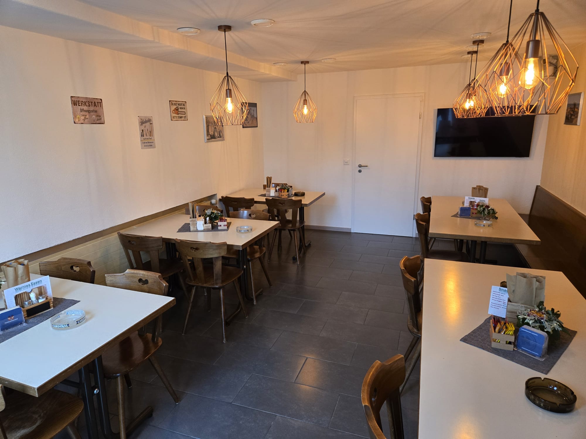 Büezer Bistro & Tankstelle GmbH, Anglikerstrasse 83 in Villmergen