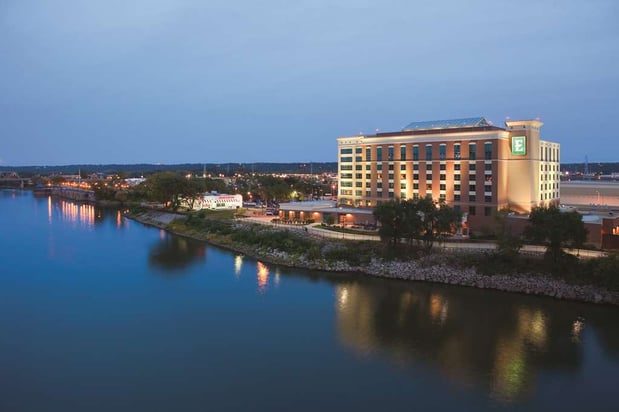 Images Embassy Suites by Hilton East Peoria Riverfront Hotel & Conference Center