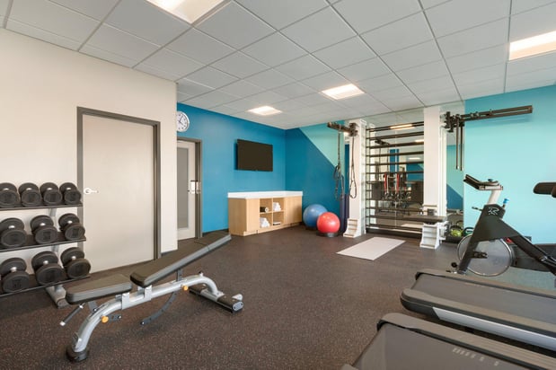 Images avid hotel Cedar Rapids South - Arpt Area by IHG