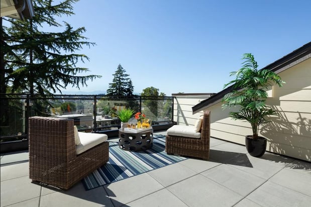 Images Woodinville Square