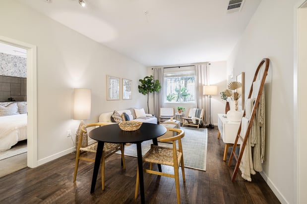 Images Elan Huntington Beach