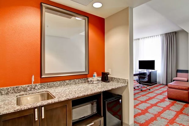 Images Hampton Inn & Suites Cincinnati-Downtown