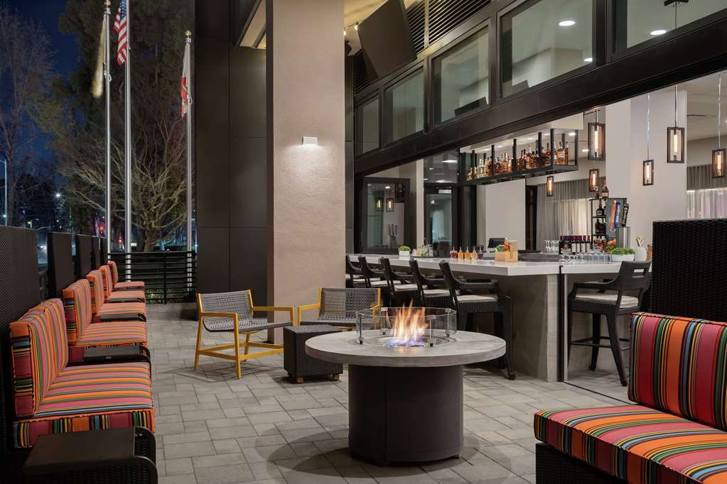 BarLounge Home2 Suites by Hilton Woodland Hills Los Angeles Los Angeles (818)610-1250