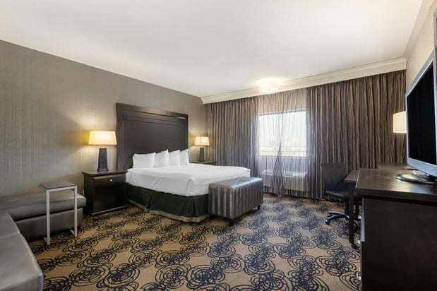 Images Best Western Plus Midwest Inn