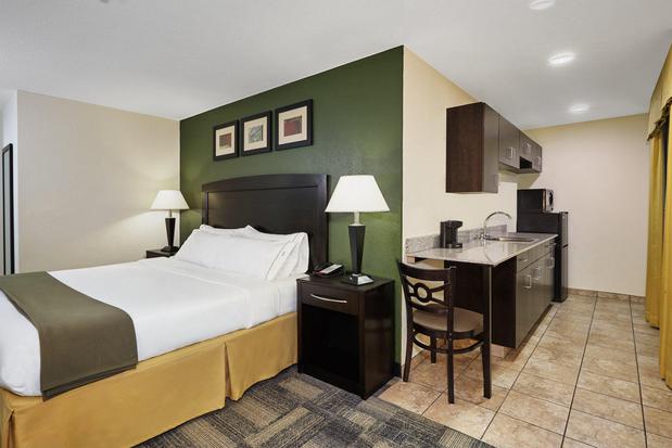 Images Holiday Inn Express & Suites Pekin (Peoria Area), an IHG Hotel