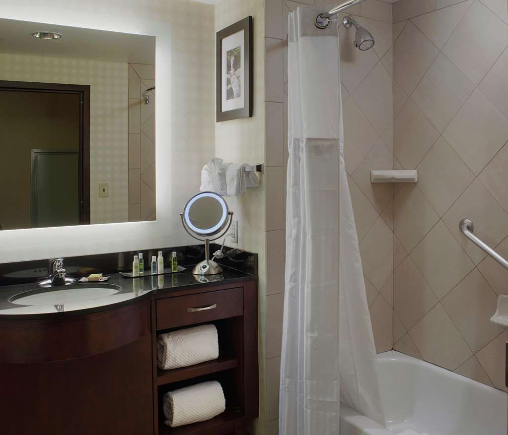 Guest room bath