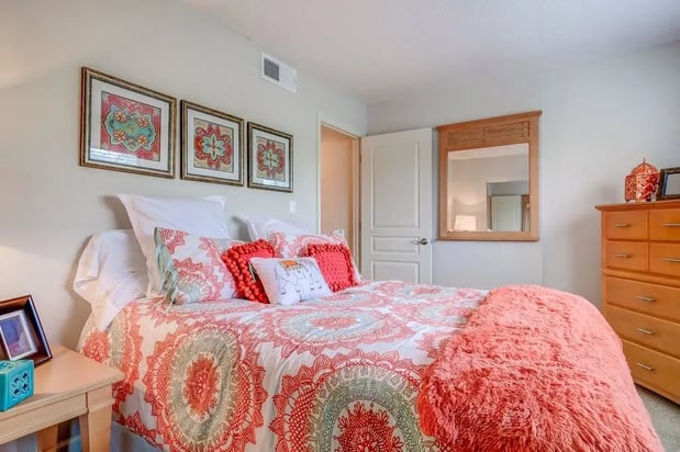 Images Canyon Creek Apartments & Townhomes