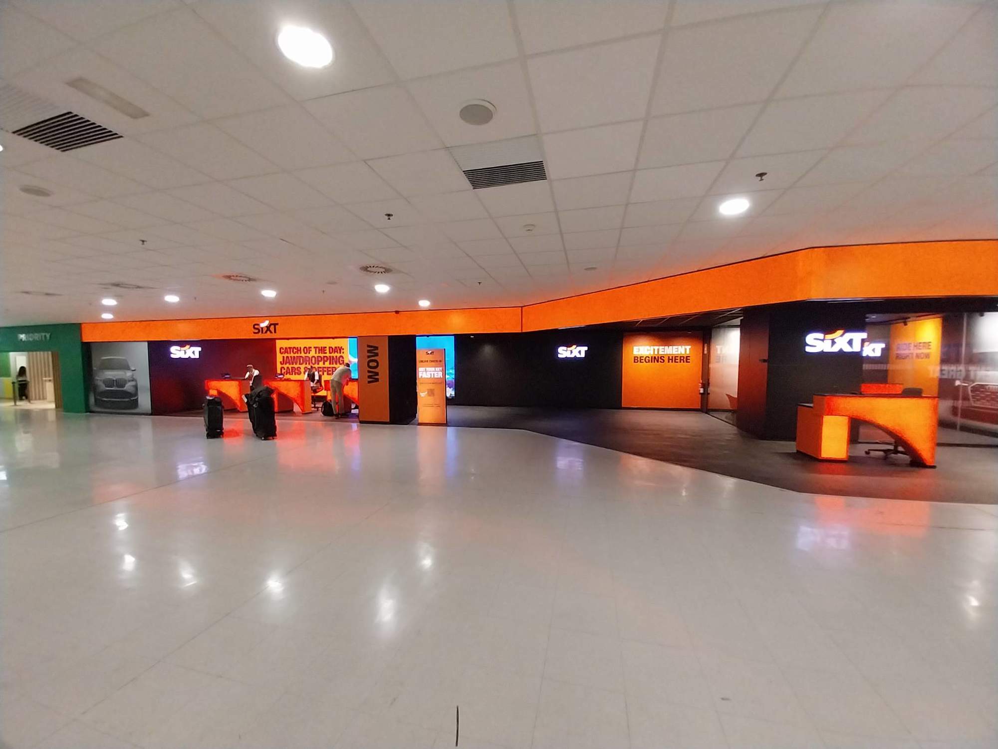 SIXT Alquiler de Coches - Aeropuerto de M&aacute;laga (AGP) 12