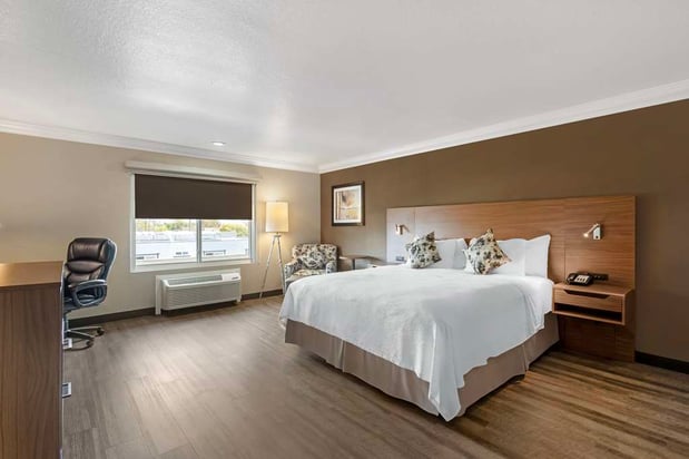 Images Best Western Plus Newport Mesa Inn