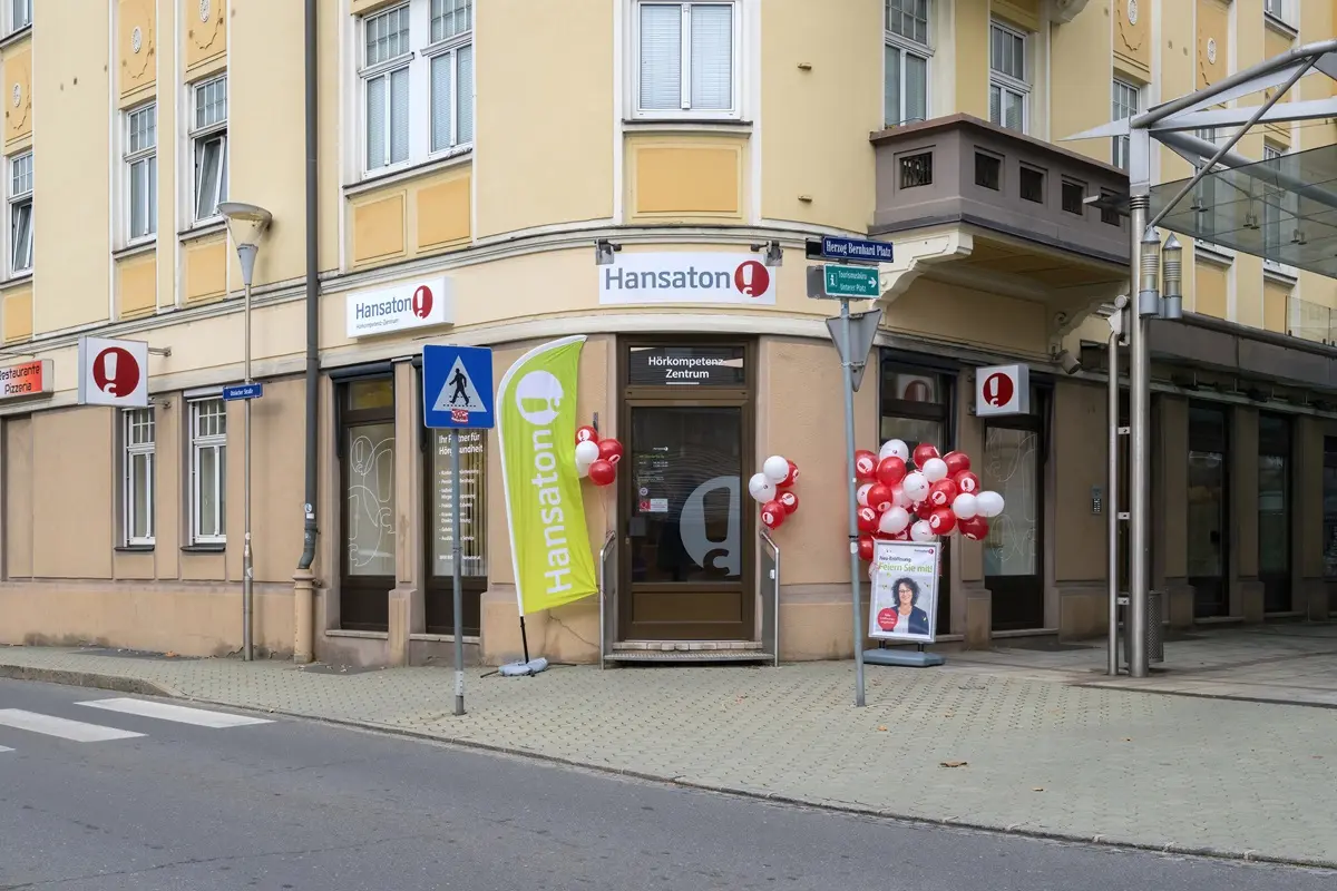 Das Team vom Hansaton Hörkompetenz-Zentrum {city} freut sich auf Ihren Besuch!