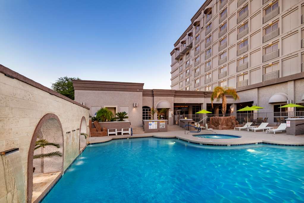 Pool DoubleTree by Hilton Phoenix Mesa Mesa (480)833-5555