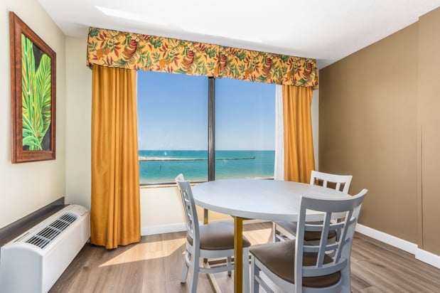 Images Holiday Inn & Suites Clearwater Beach by IHG