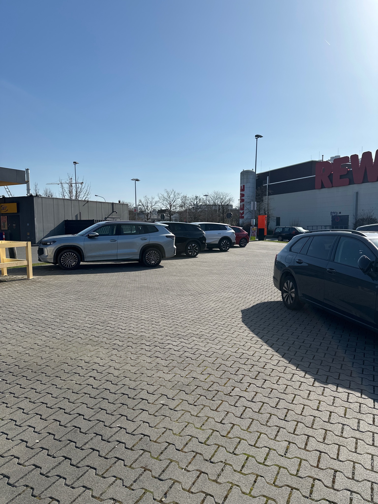 SIXT Autovermietung Darmstadt, Leydheckerstr. 20 in Darmstadt
