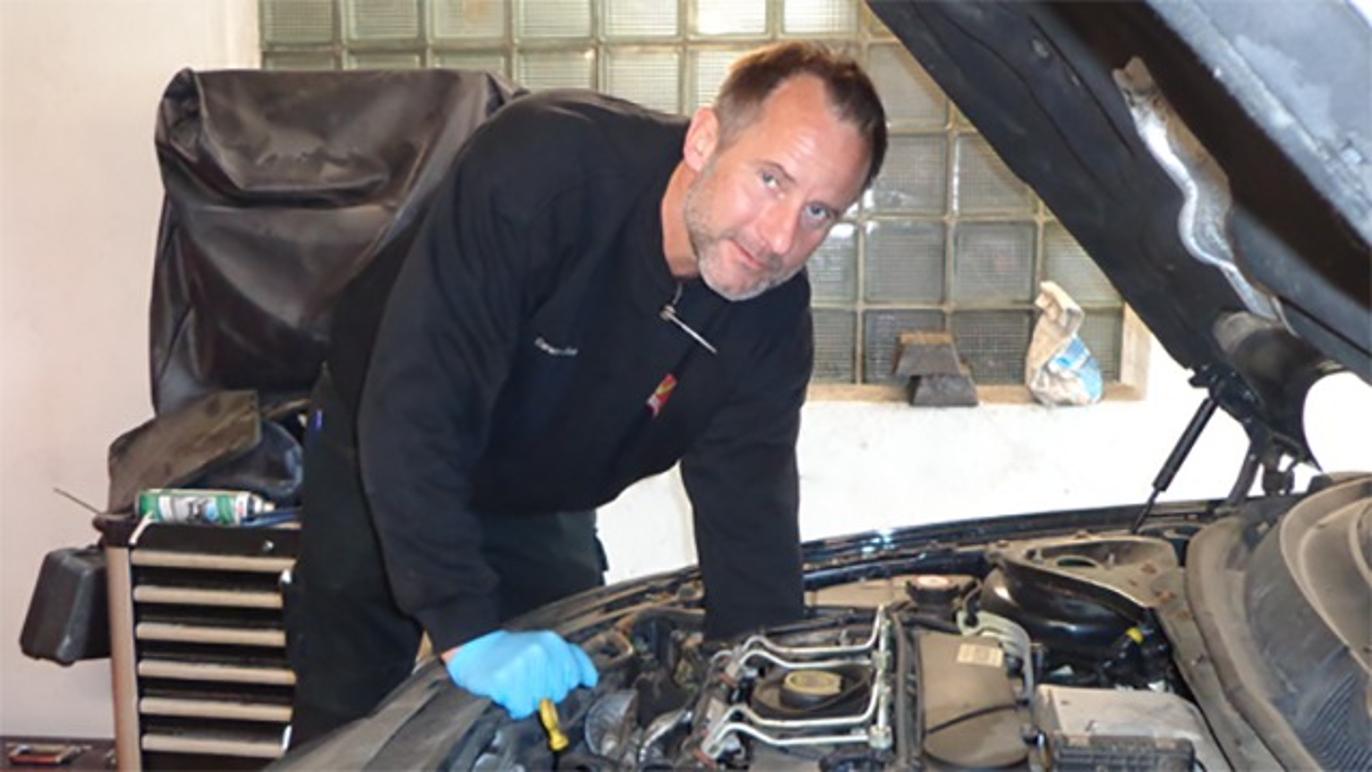 Images C. J. Auto ApS