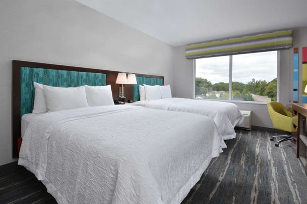 Images Hampton Inn & Suites by Hilton Charlotte North I 485