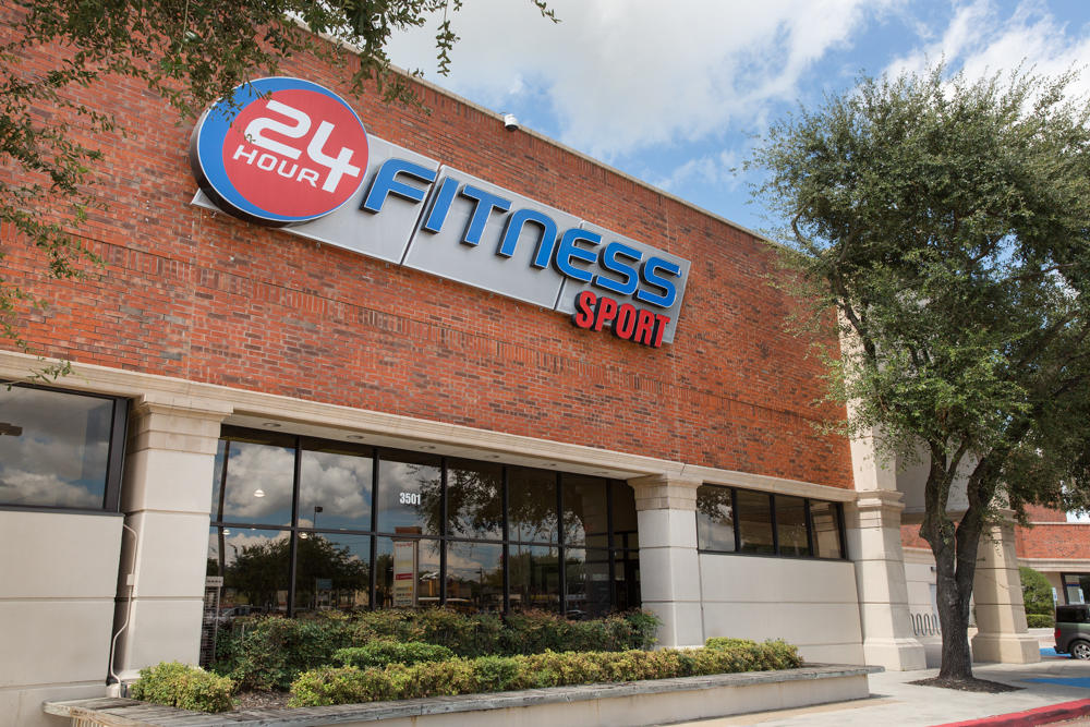 24 Hour Fitness at Baytown Shopping Center