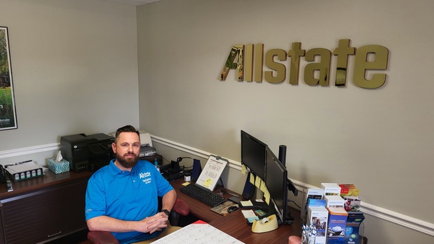 Images Danny Mills: Allstate Insurance