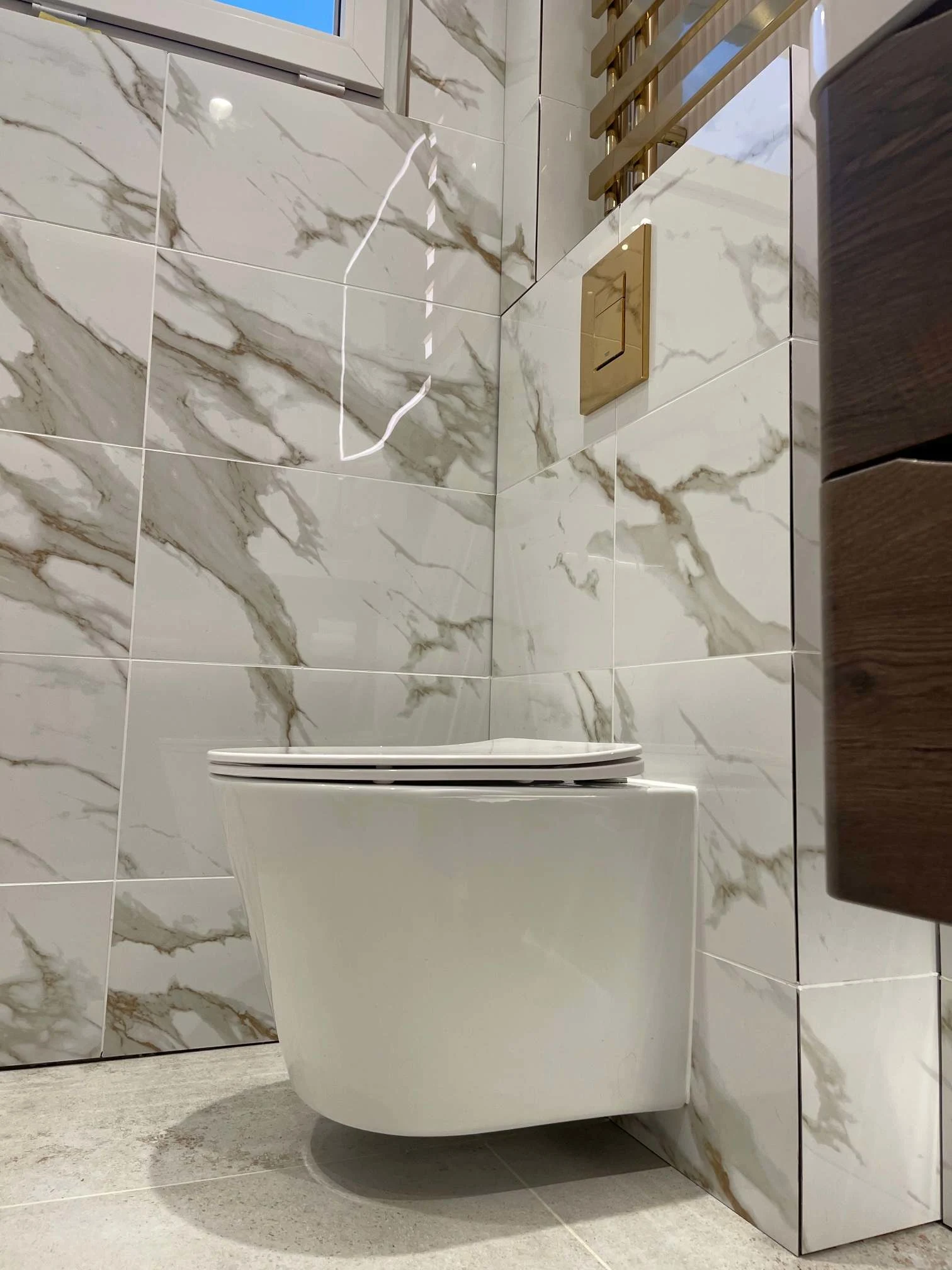 Images HW UK Services Ltd