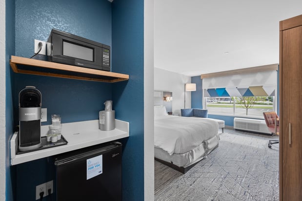 Images Holiday Inn Express & Suites Marinette by IHG