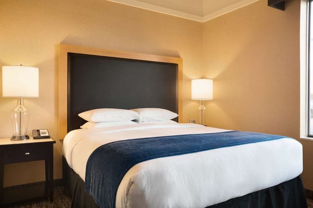 Images DoubleTree by Hilton Hotel Oklahoma City Airport