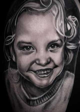 Bilder Bloody Dogs Tattoo & Piercing Inh. Robert Pongrácz