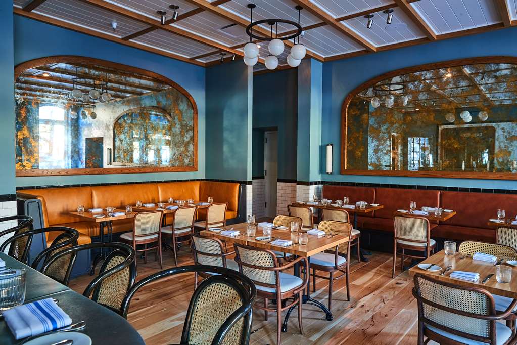 The Drayton Hotel Savannah, Curio Collection by Hilton