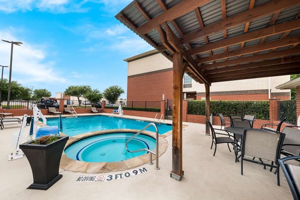 Images Best Western Plus Lake Dallas Inn & Suites