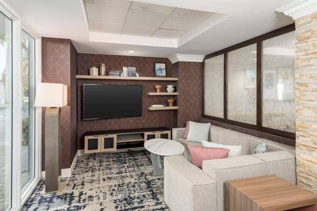 Lobby Homewood Suites by Hilton Miami-Airport/Blue Lagoon Miami (305)261-3335