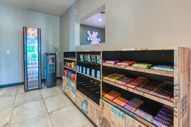 Images Hotel Lexen   Santa Clarita  Valencia Near Six Flags