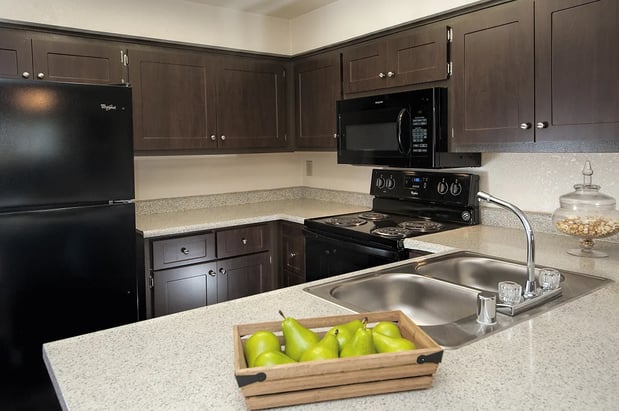 Images Delta Pointe Apartments