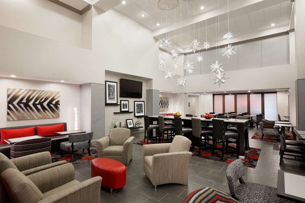 Images Hampton Inn & Suites Roanoke Airport