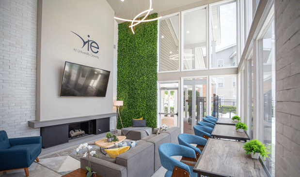 Images Vie at University Downs