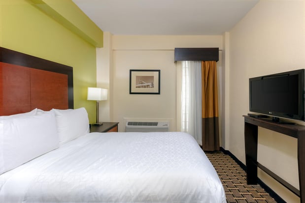 Images Holiday Inn Express & Suites Atlanta Downtown by IHG