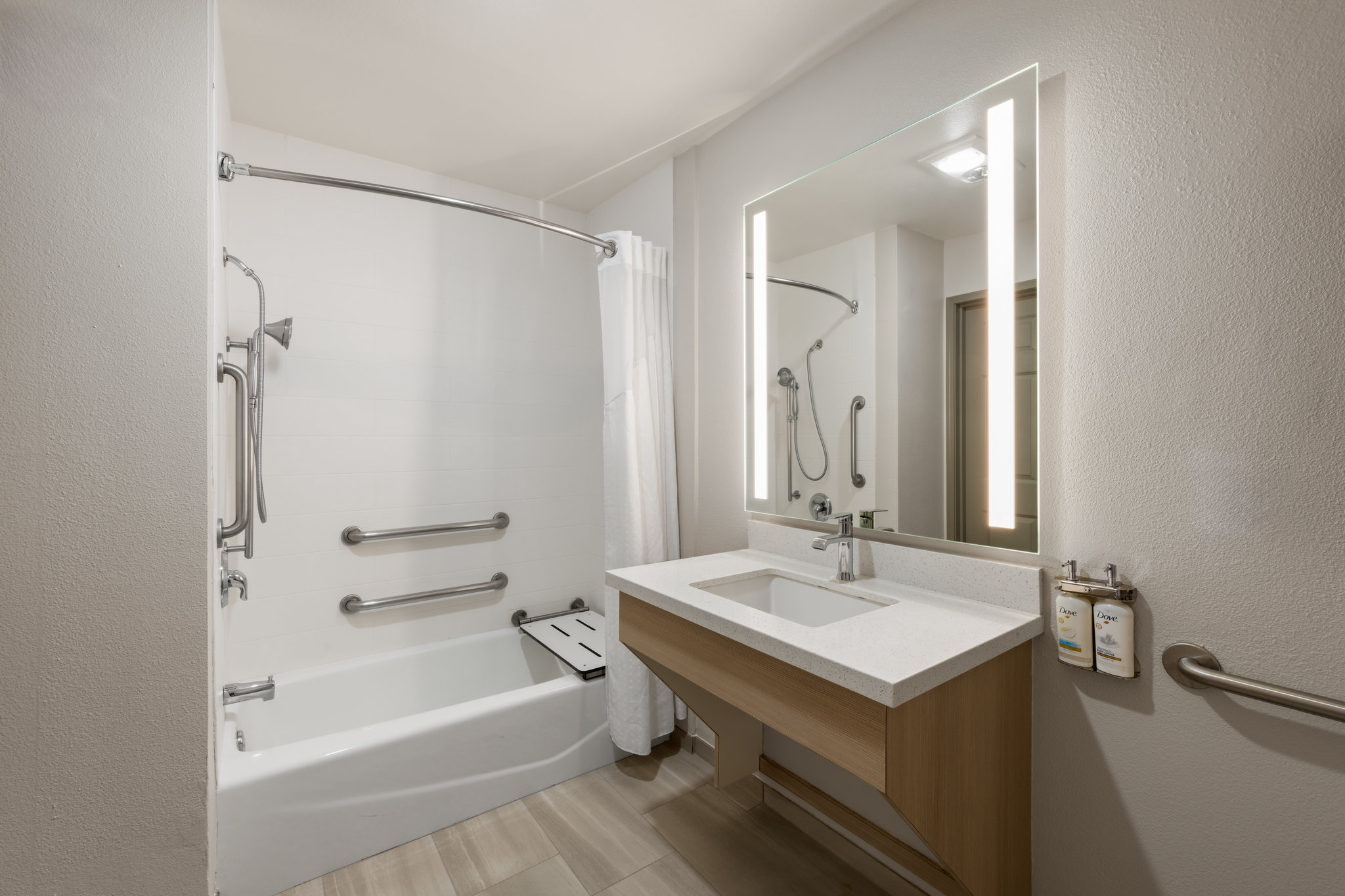 Holiday Inn Express & Suites Paso Robles by IHG Image