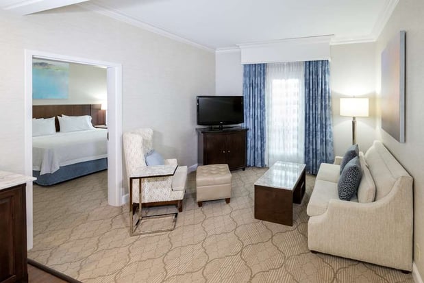 Images Hampton Inn & Suites Charlotte/SouthPark at Phillips Place