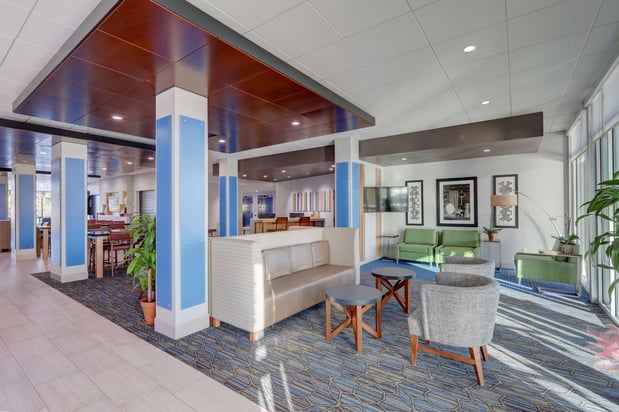 Images Holiday Inn Express & Suites Auburn Downtown by IHG