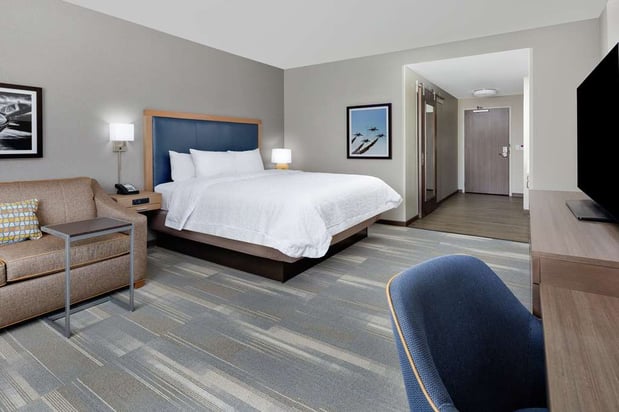 Images Hampton Inn & Suites San Diego Airport Liberty Station