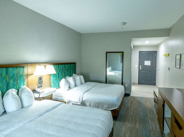 Images Hampton Inn & Suites Cleburne