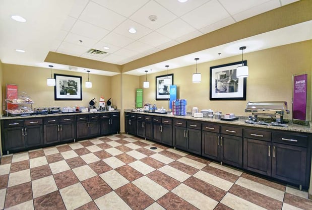 Images Hampton Inn & Suites Milwaukee/Franklin