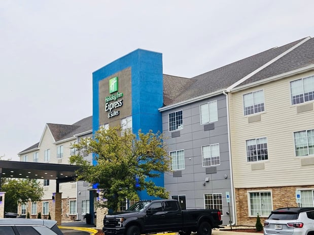 Images Holiday Inn Express & Suites Chicago - Matteson by IHG