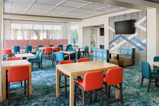 Images Hilton Garden Inn Orlando at SeaWorld